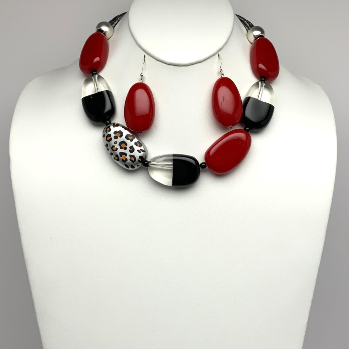 Short Chunky Lucite/Acrylic Oval Beads Necklace Set