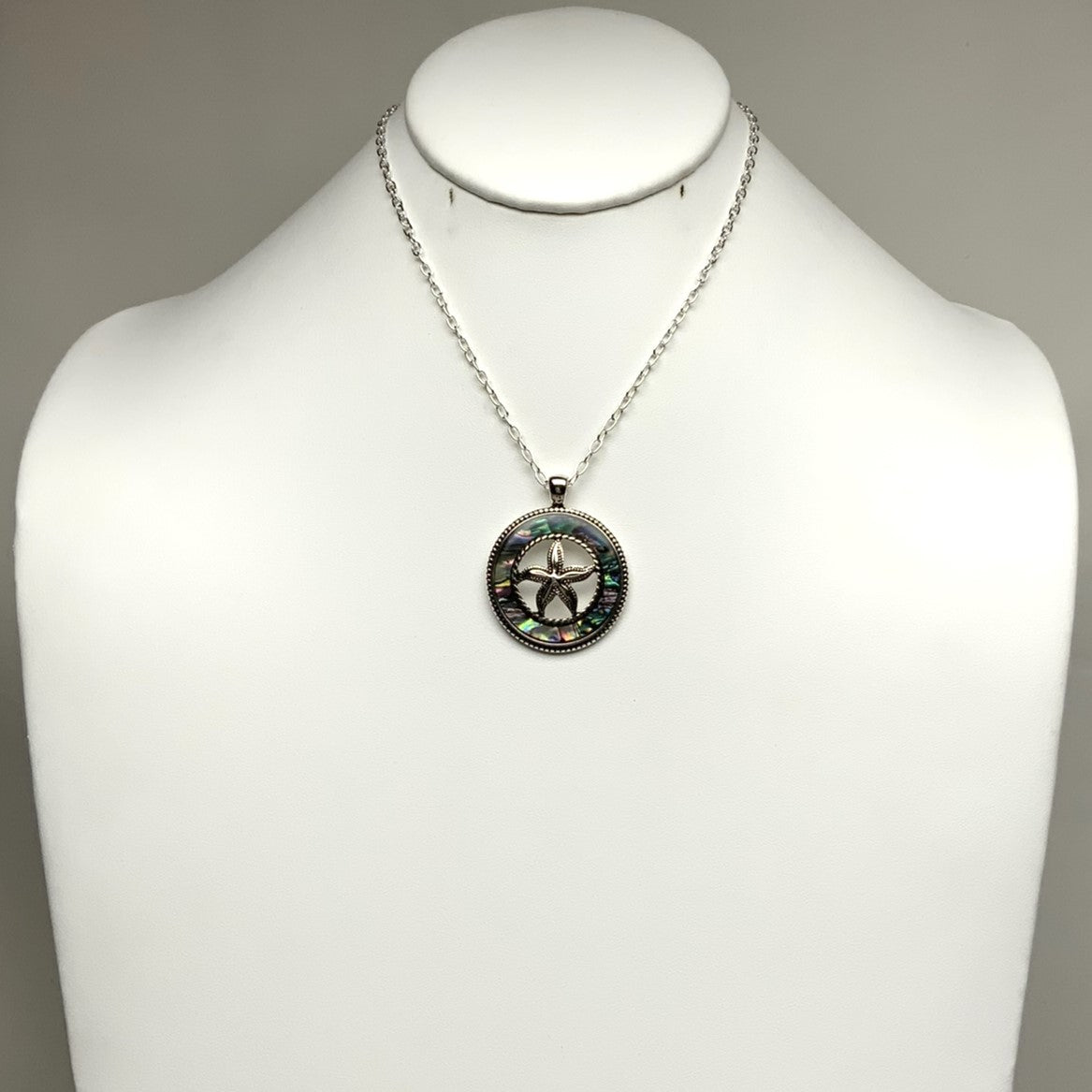 Short Shell Circle with Starfish Necklace