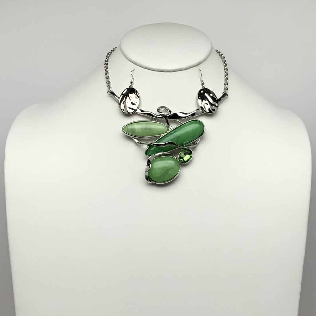 Textured Stone-like Bib Style Necklace Set
