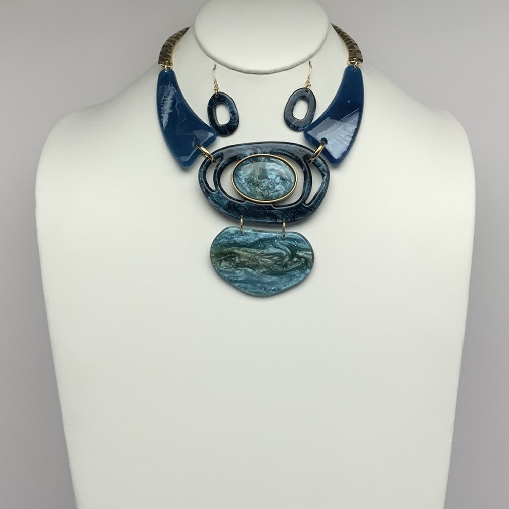 Abstract Lucite Necklace Set