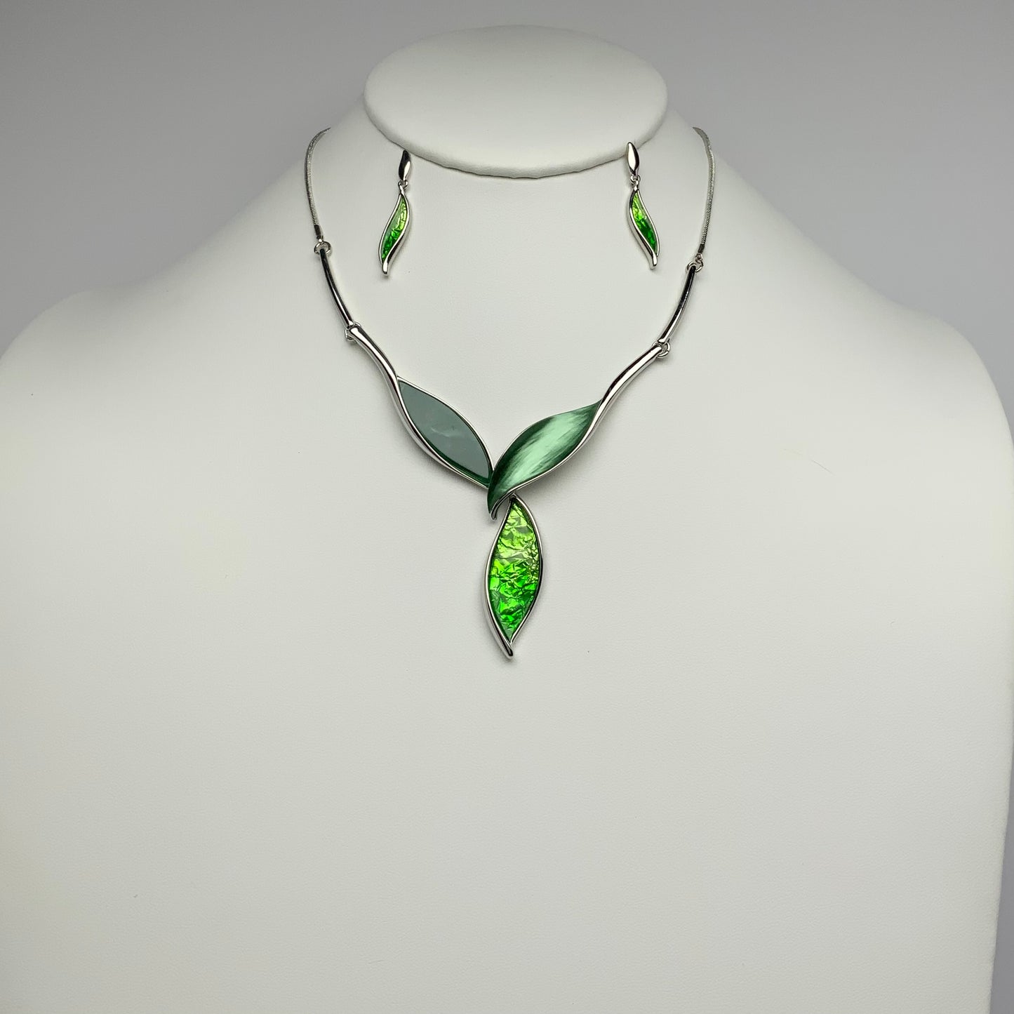 Leaf Shape Drop Necklace