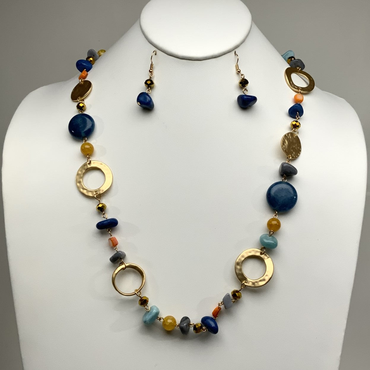 Lucite Stone Necklace Set