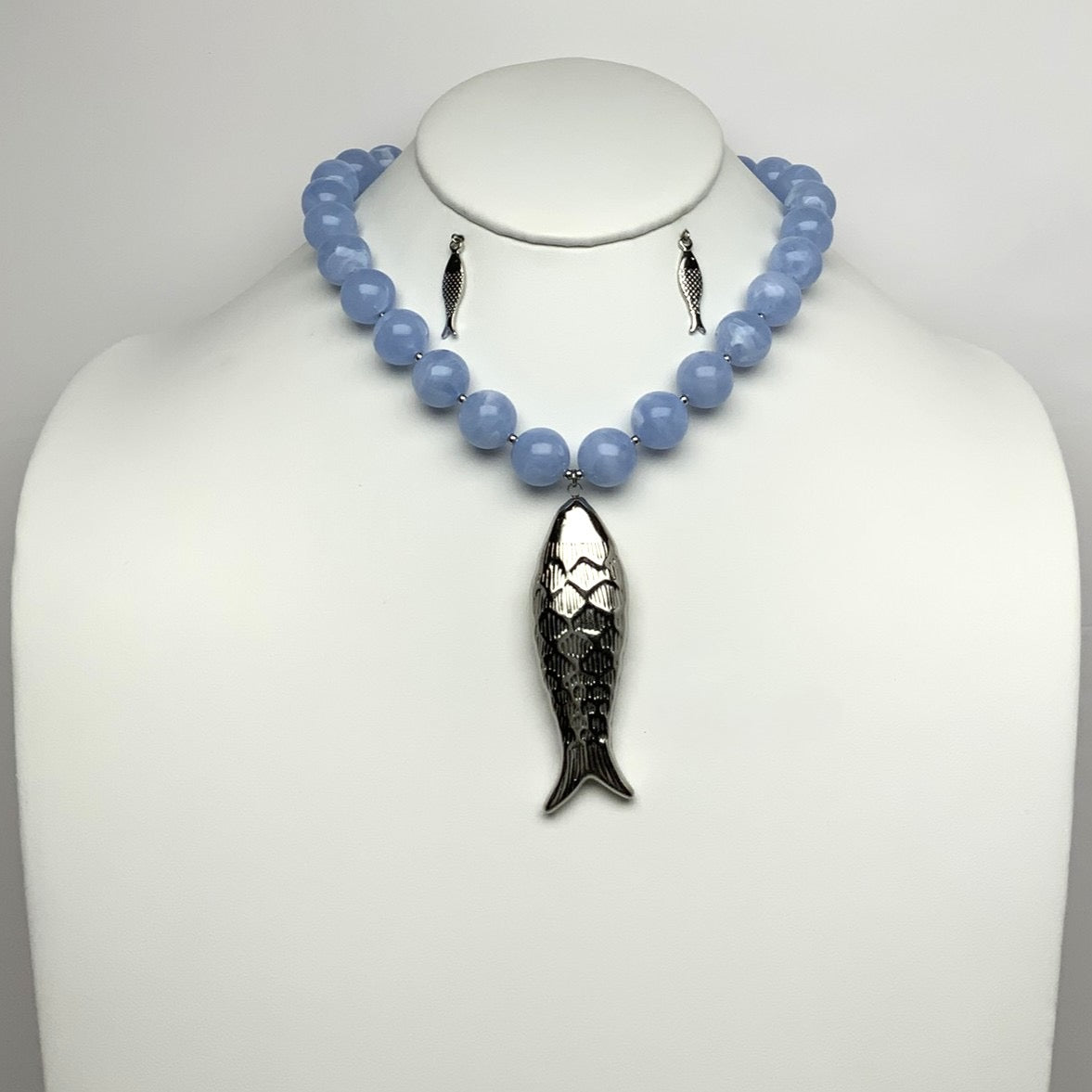 Lucite Marble Design Beads Fish Pendant Necklace