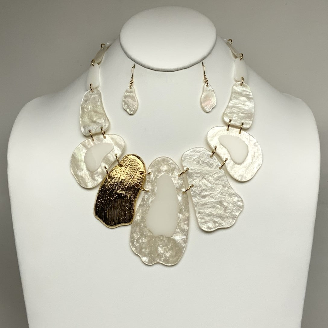 Two-Toned Lucite Necklace Set