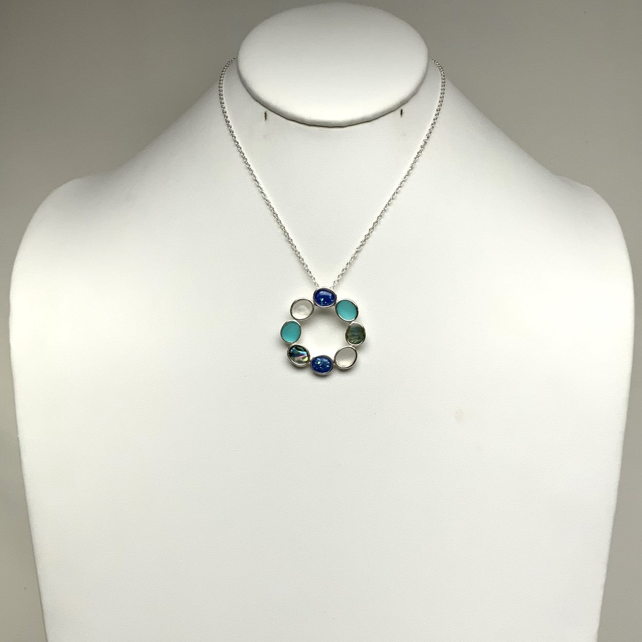 Stone Shape Circle Necklace