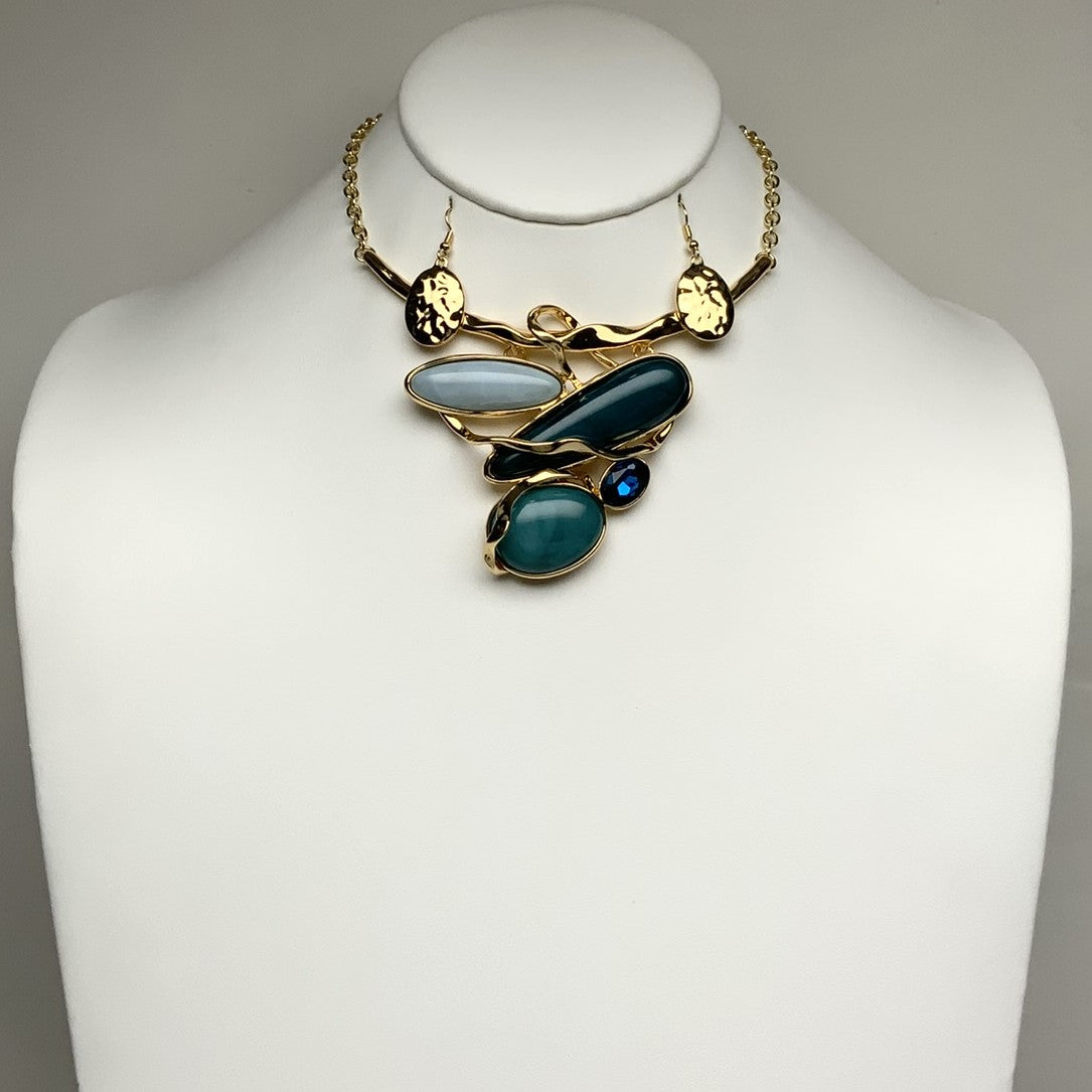 Textured Stone-like Bib Style Necklace Set