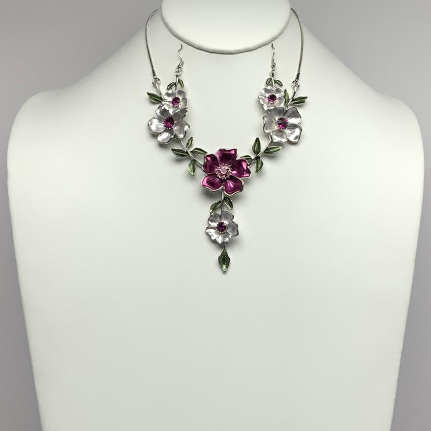 Two-Toned Flower Drop Necklace