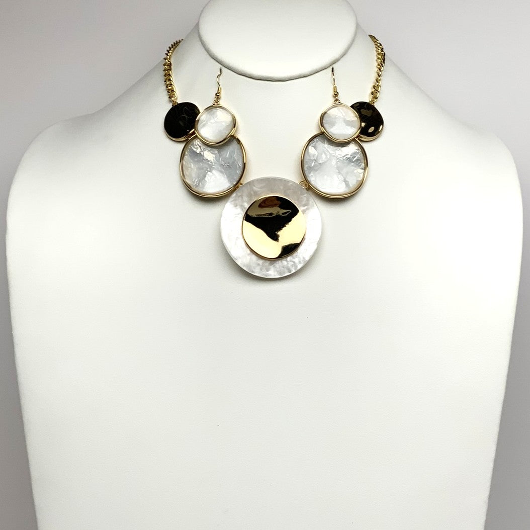 Circle Lucite Necklace Set