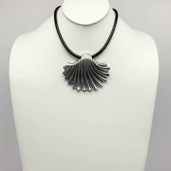 Metal Shell Drop Necklace