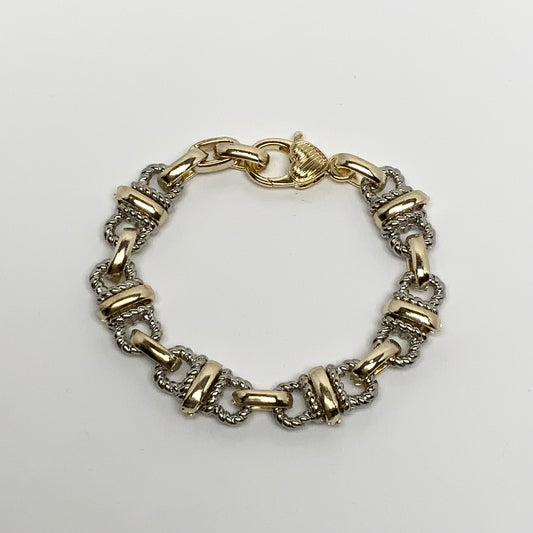 Interlinked Ribbed Textured Bracelet