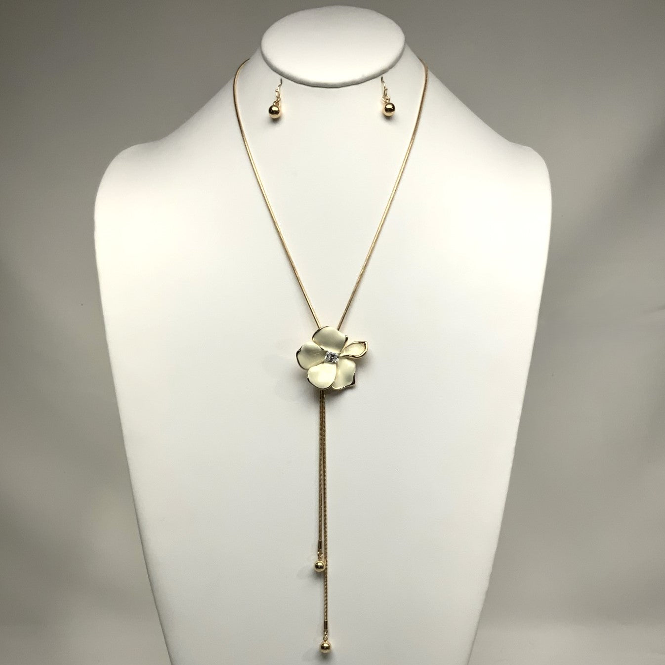 Flower Pendant Snake Chain Necklace Set