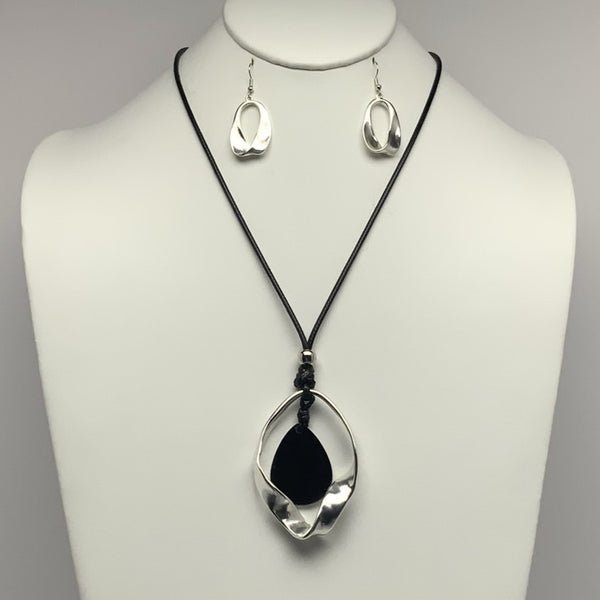 Spiral Oval Necklace Set