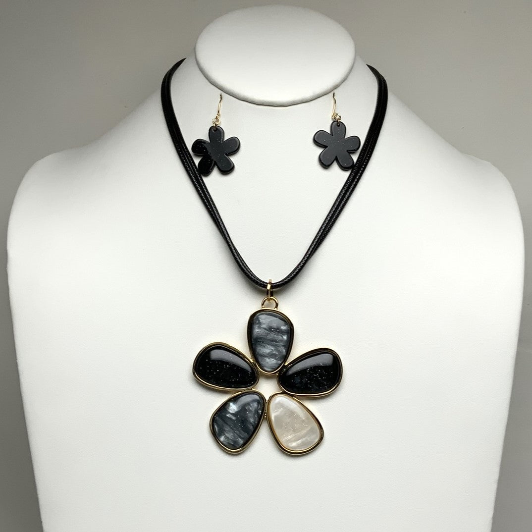 Flower Cord Necklace Set