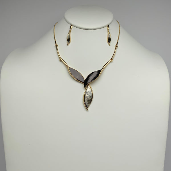 Leaf Shape Drop Necklace