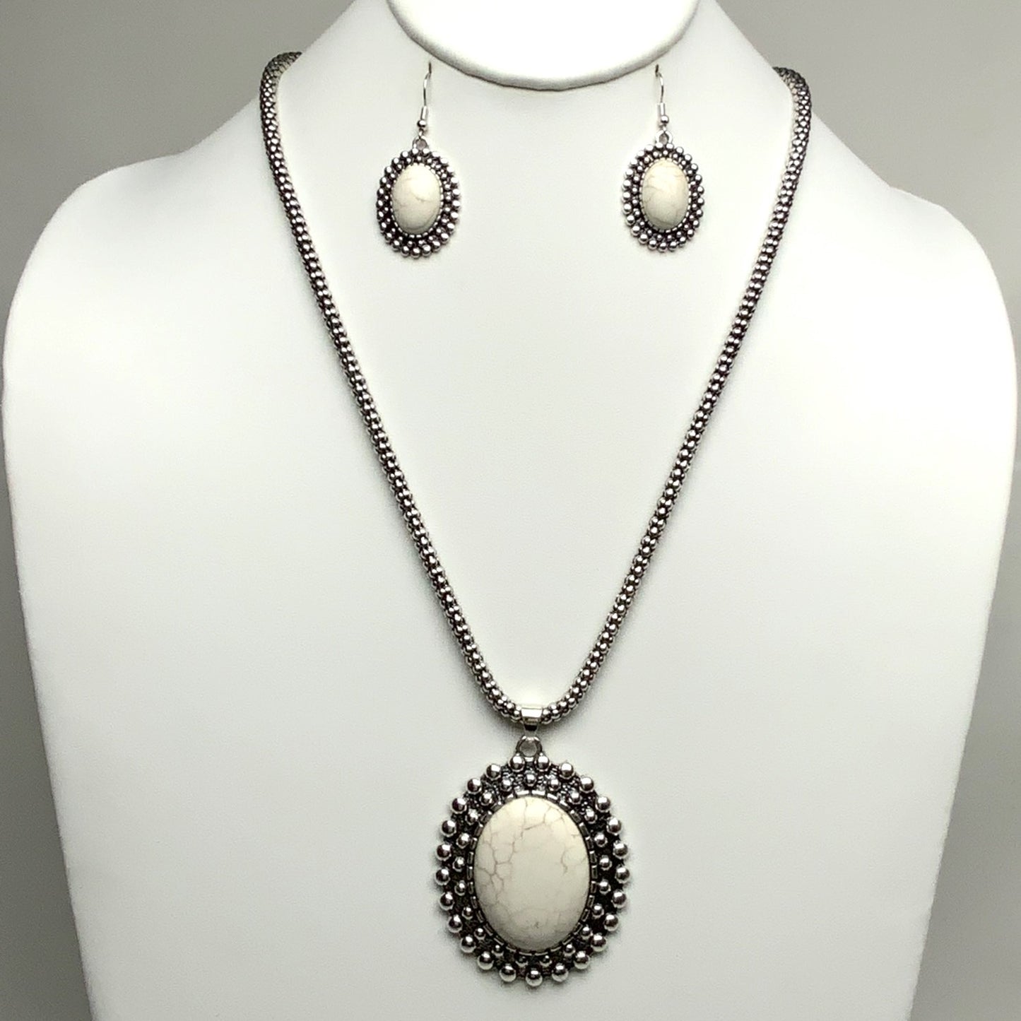 Western Pendant Necklace Set