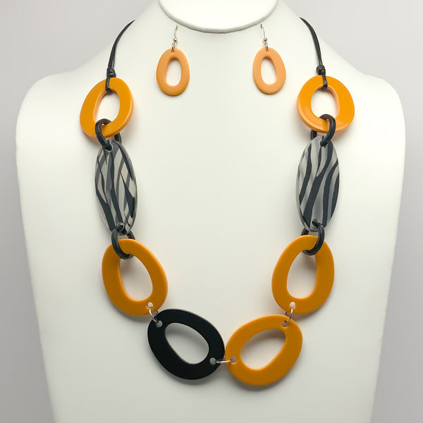 Lucite Link Necklace Set