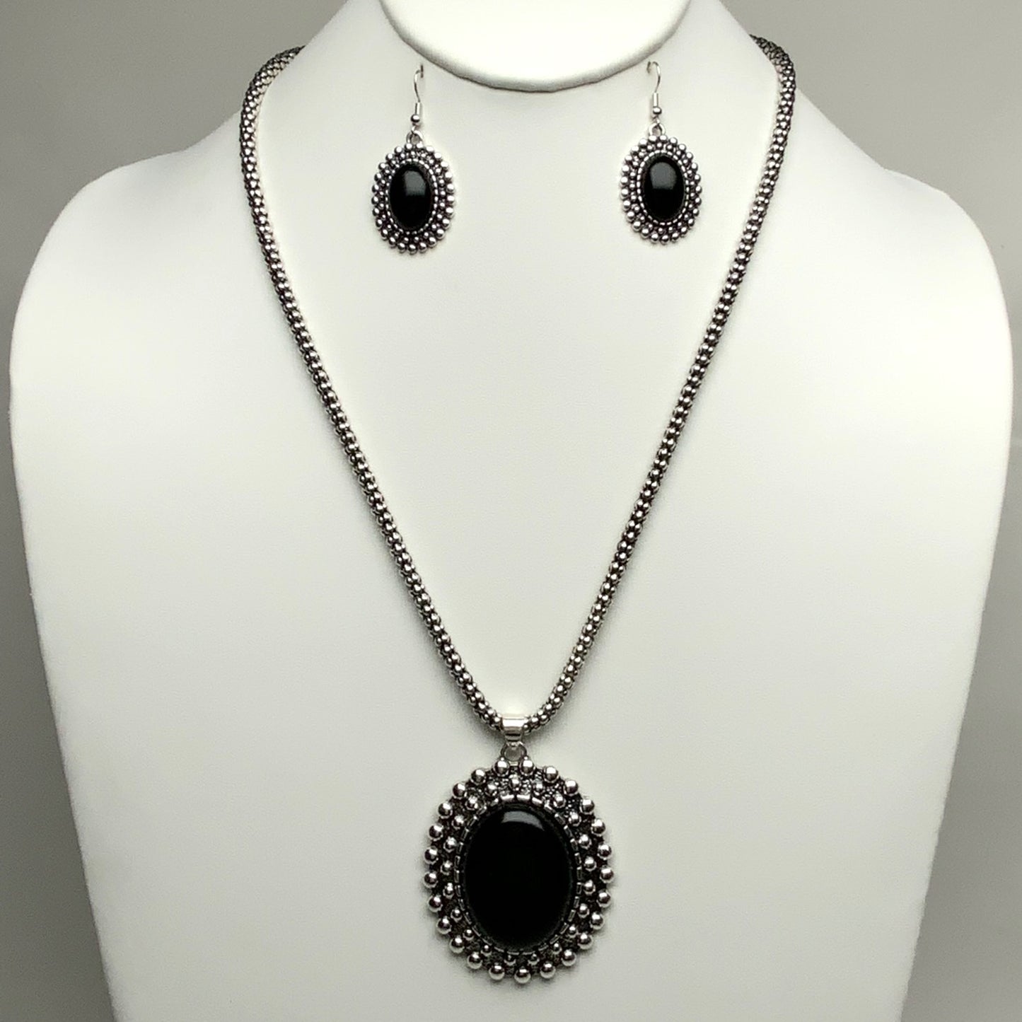 Western Pendant Necklace Set