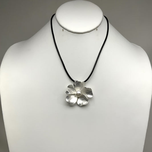 Flower Cord Necklace