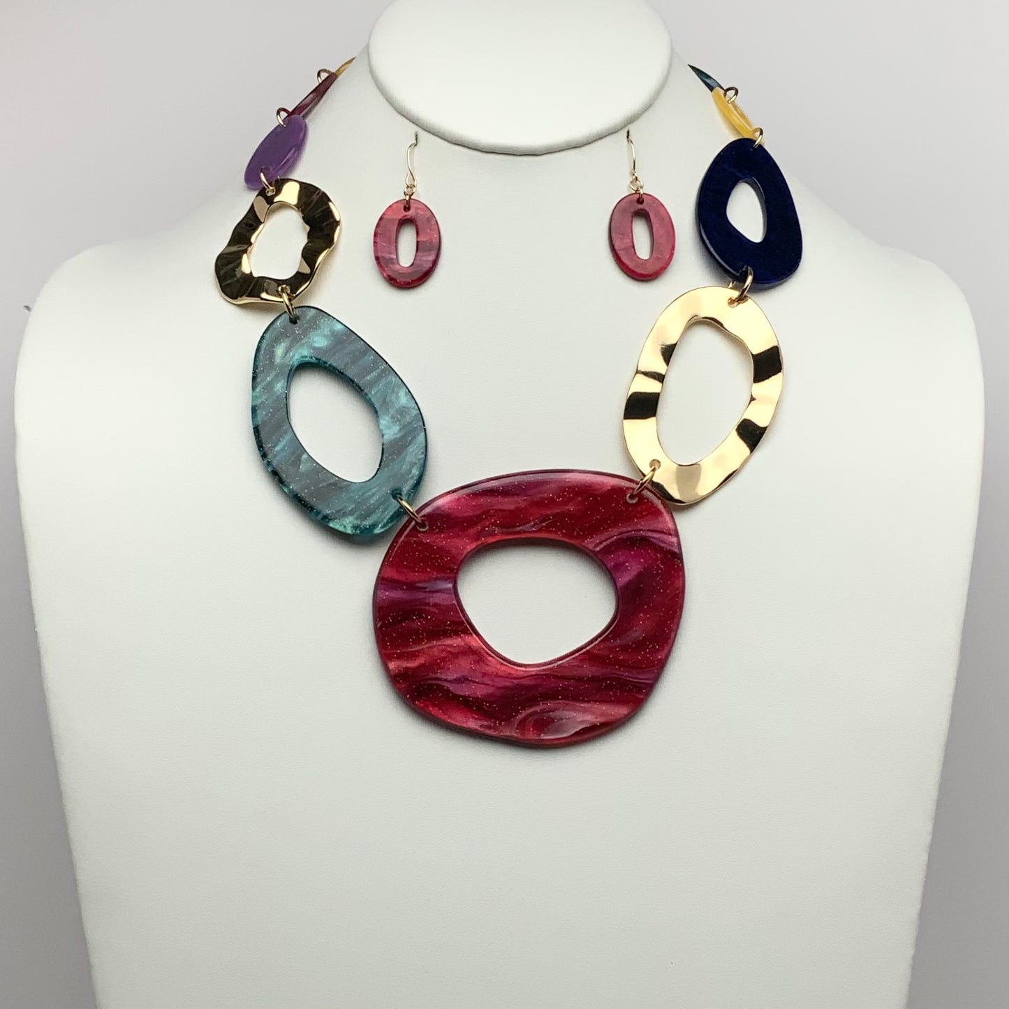 Lucite Oval Ring Necklace Set