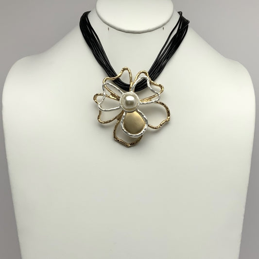 Two-toned Flower Choker