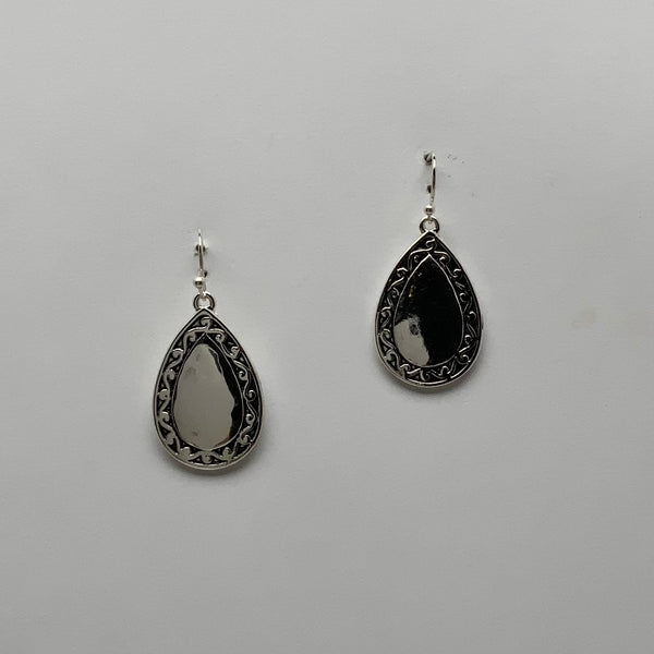 Smooth Teardrop Vine Design Earrings