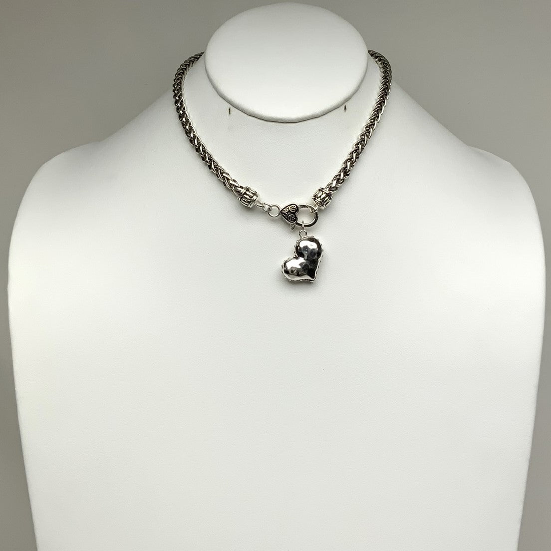 Clasp Heart Chain Necklace