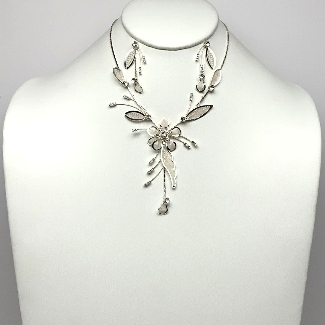 Mesh Flower Crystal Necklace Set