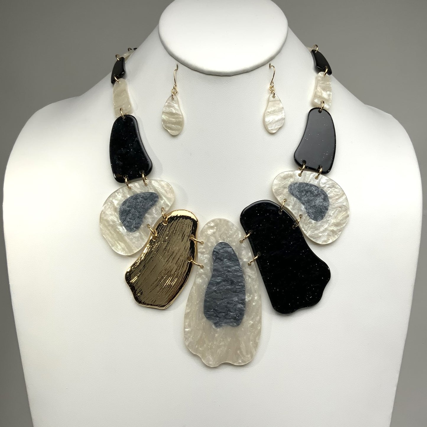 Two-Toned Lucite Necklace Set