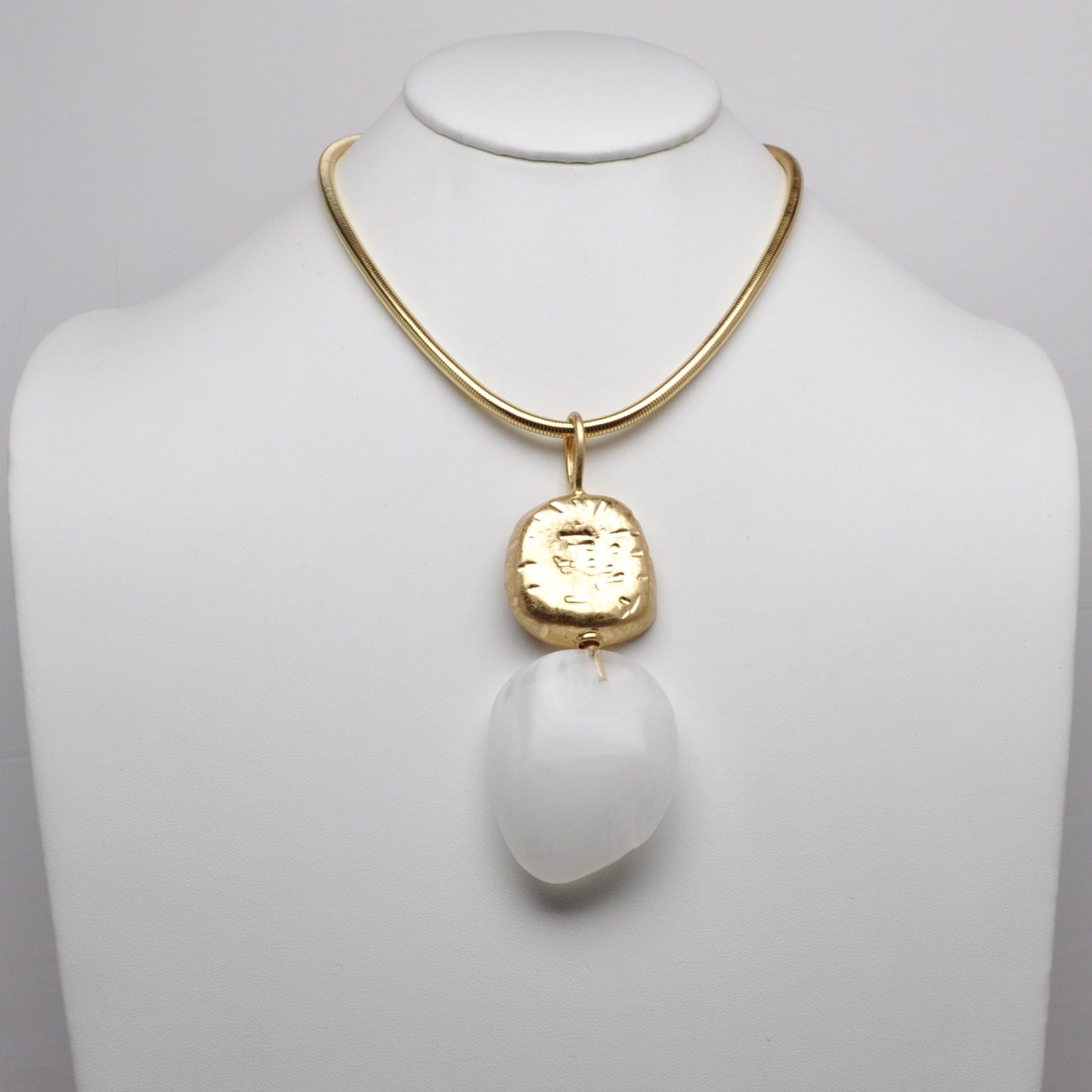 Lucite Hammered Medallion Drop Collar Necklace