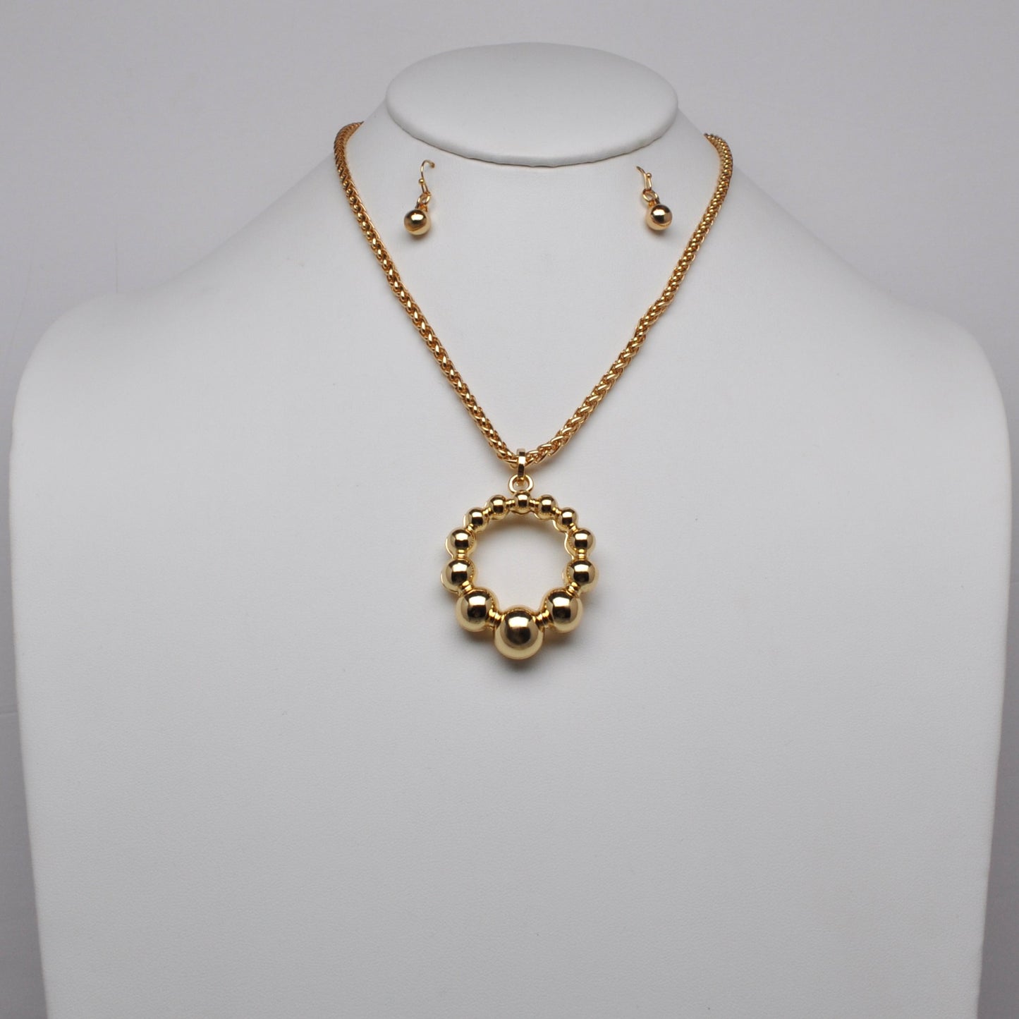 Interlinked Chain Spherical Ring Pendant Necklace Set