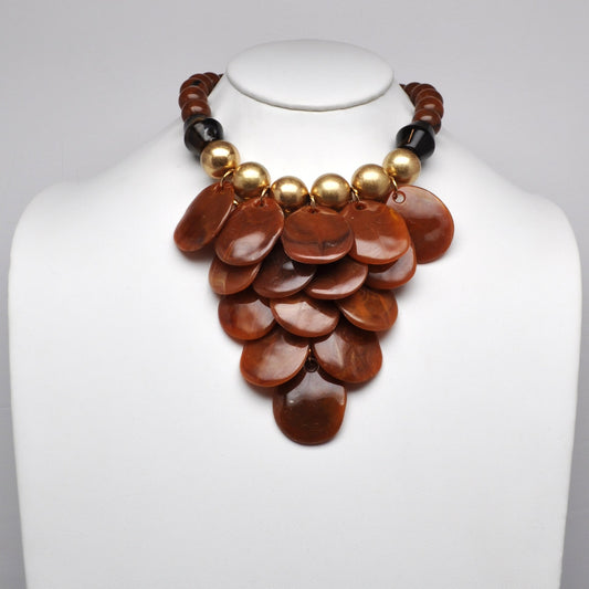 Layered Lucite Shell Design Chunky Beaded Necklace