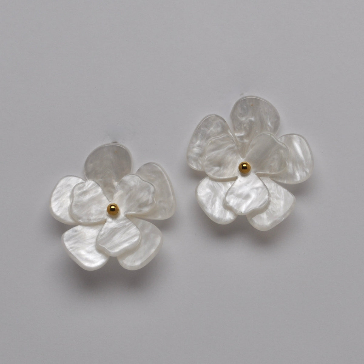 Medium Flower Resin Earrings