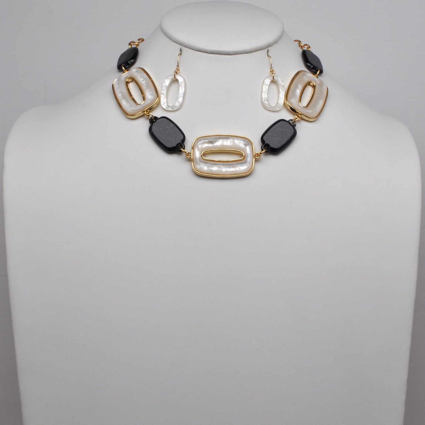 Geometric Link Resin Collar Necklace Set