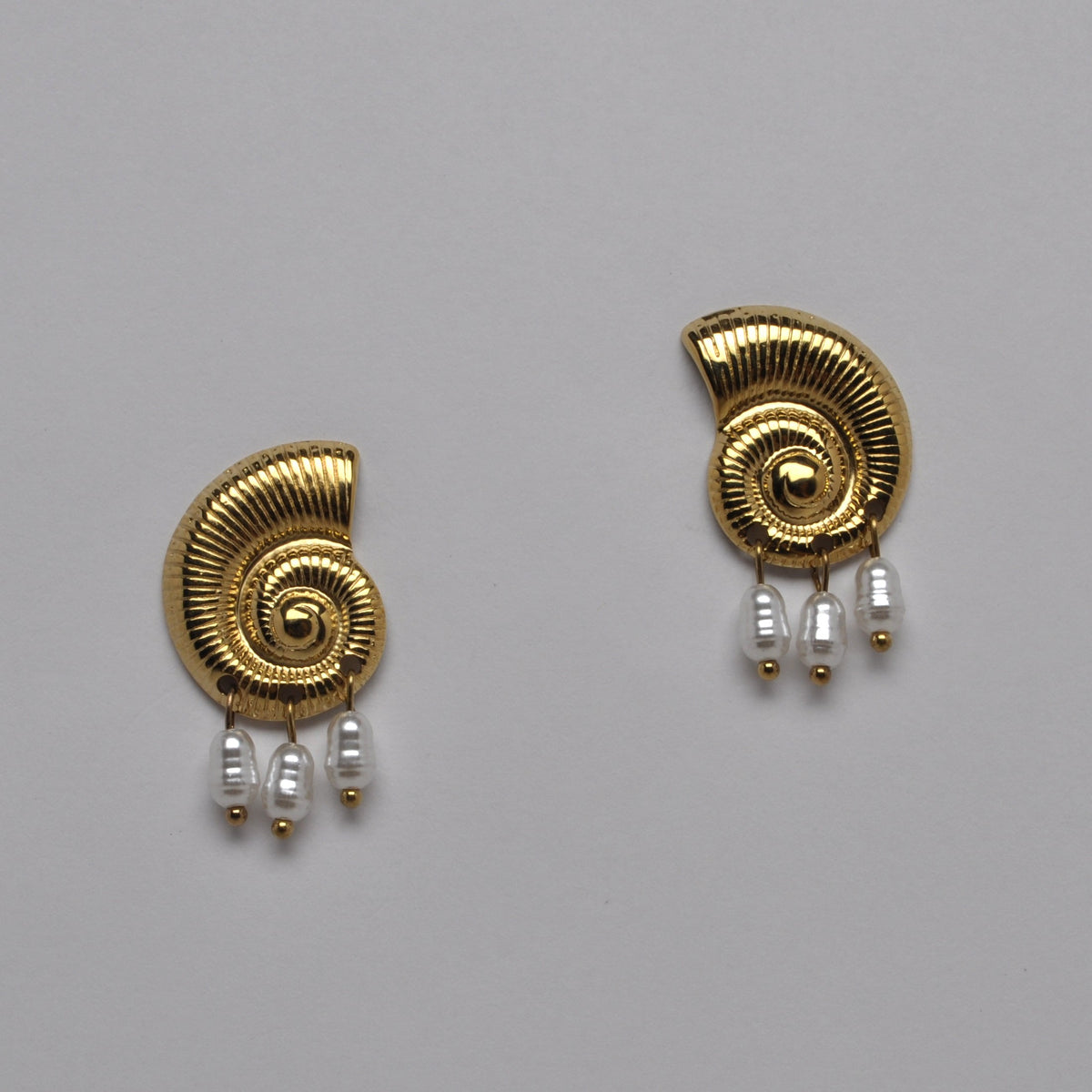 Conch w/Pearl Dangle Earrings