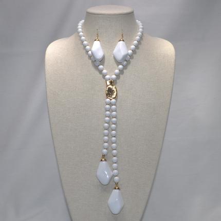Lucite Beads Necklace
