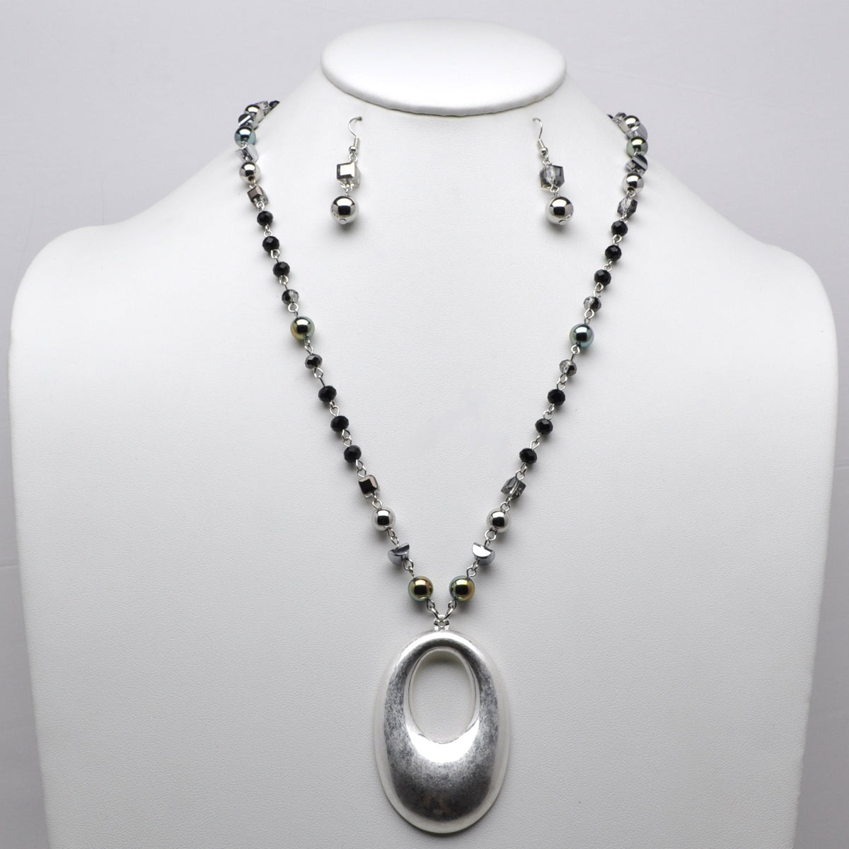 Geometric Open Oval Pendant Beaded Necklace Set
