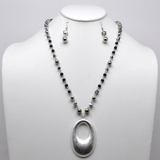Geometric Open Oval Pendant Beaded Necklace Set