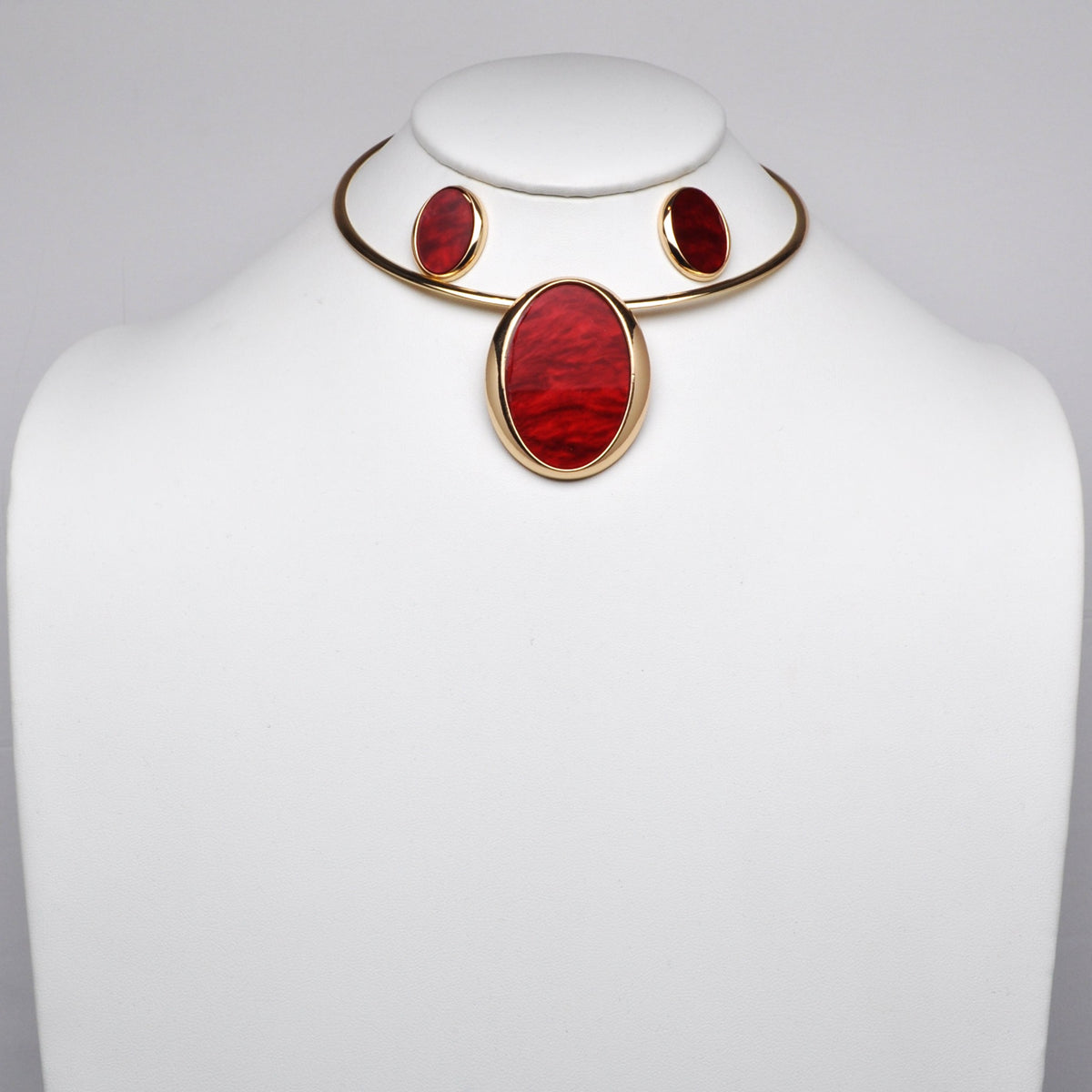Lucite Matching Pendant Collar Necklace