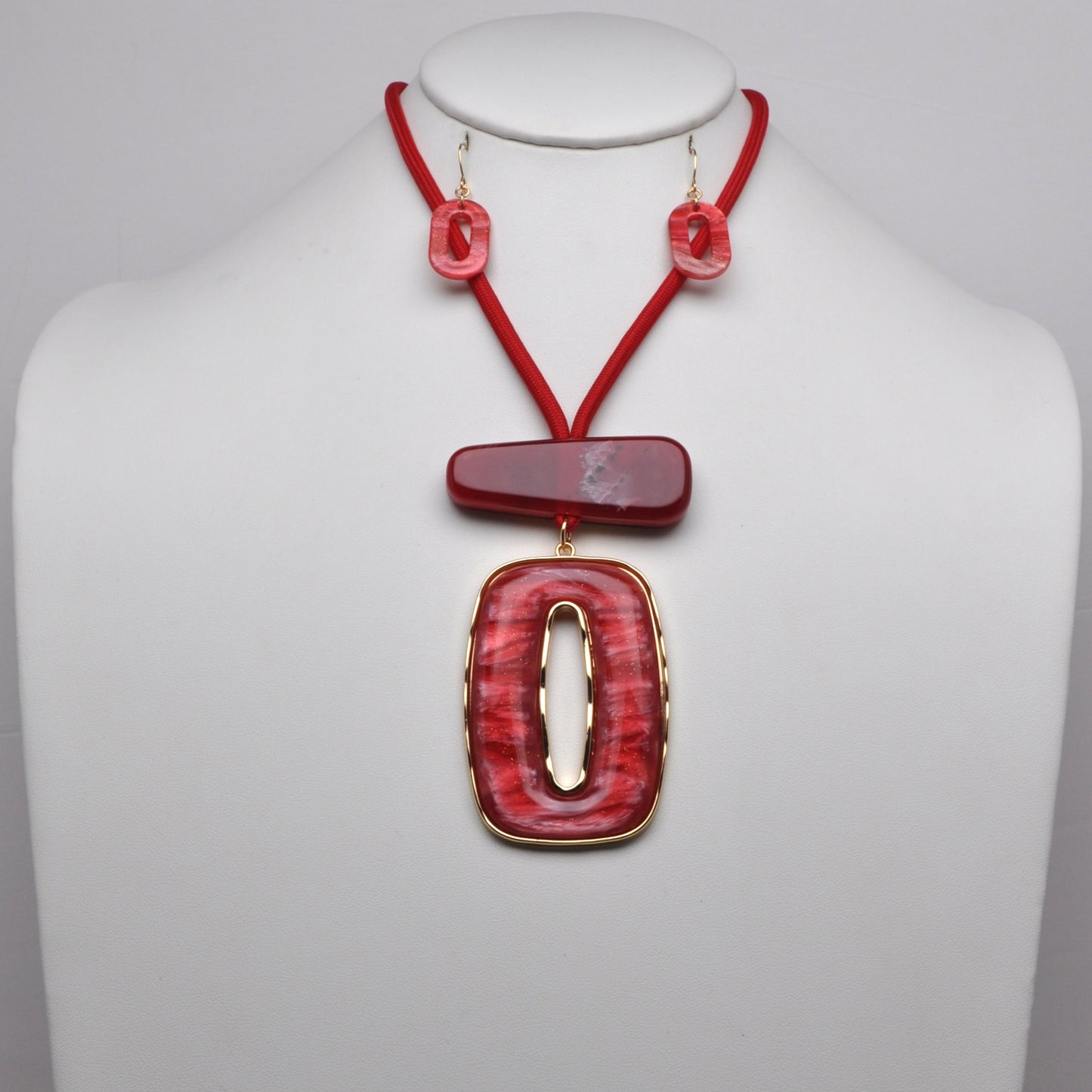 Geometric Resin Pendant Cord Necklace Set