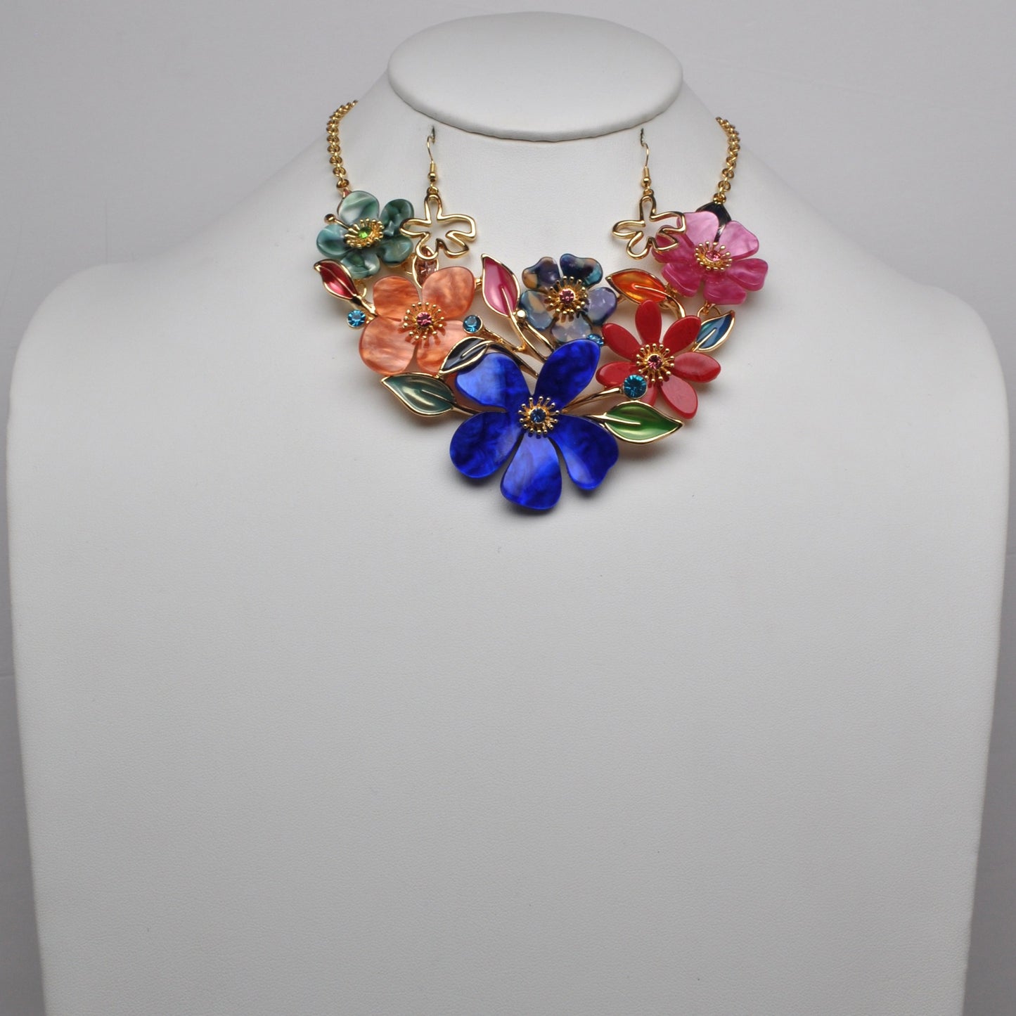 Lucite Flower Bib Style Necklace Set