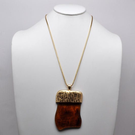 Hammered Cap Tortoiseshell Pendant Necklace