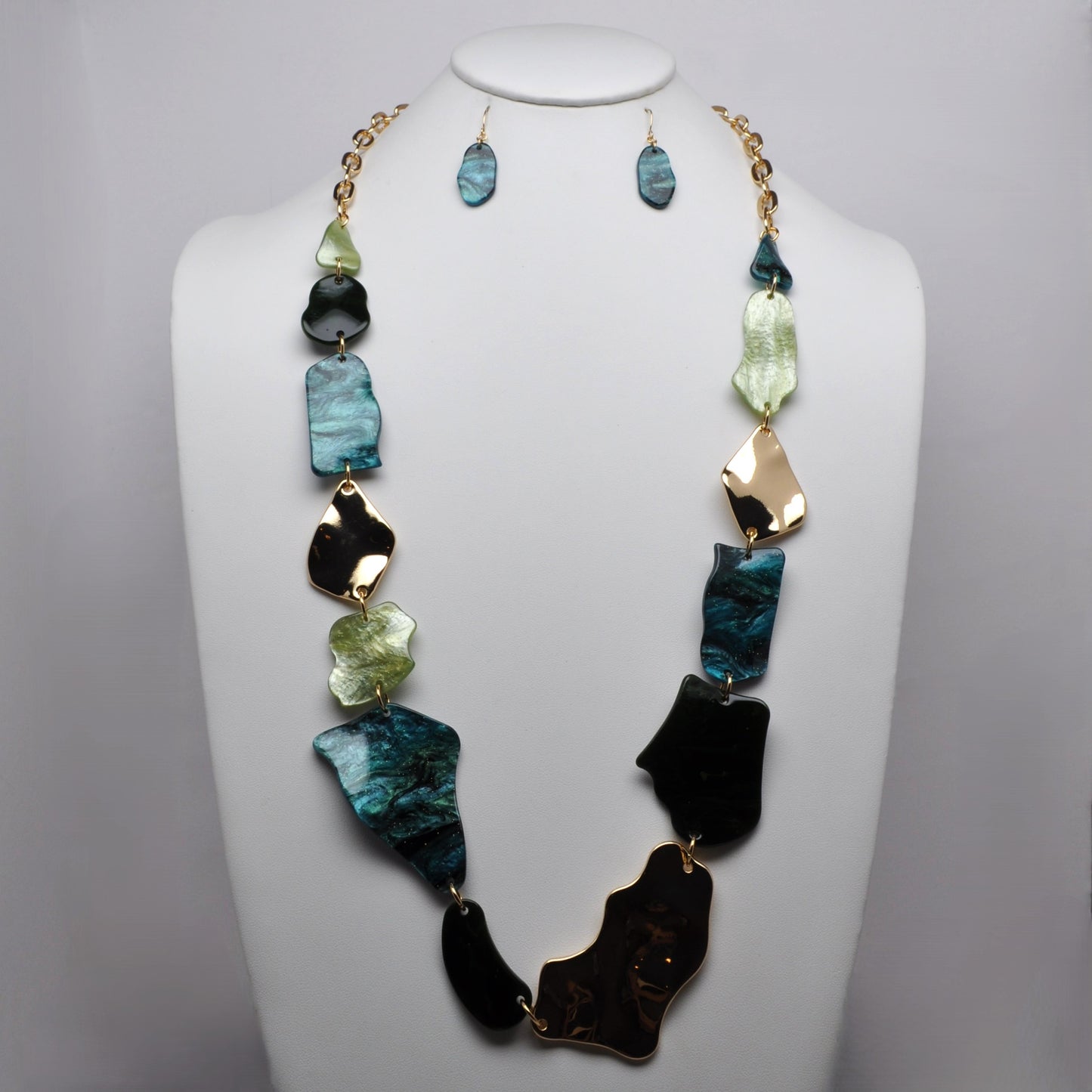 Wavy Metal Lucite Pieces Necklace Set