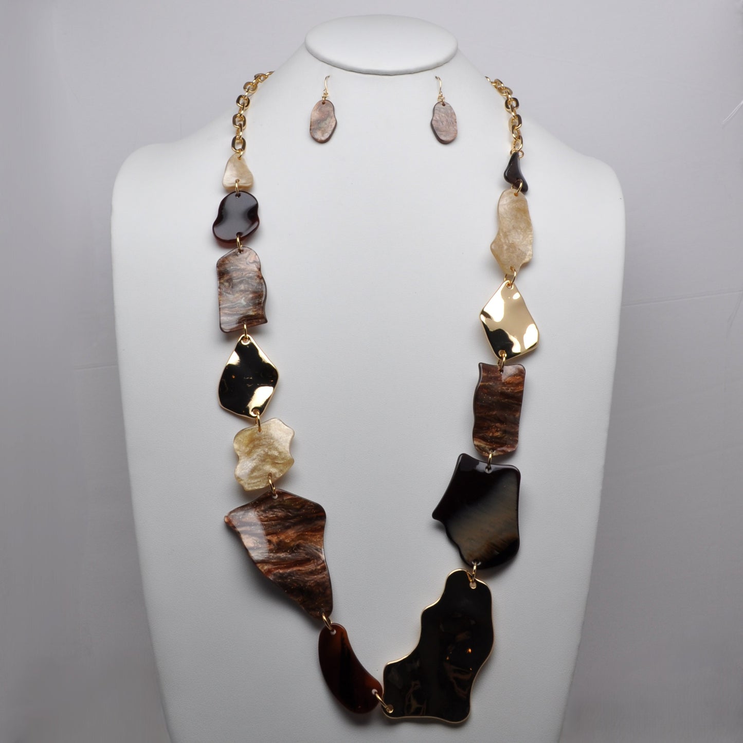 Wavy Metal Lucite Pieces Necklace Set