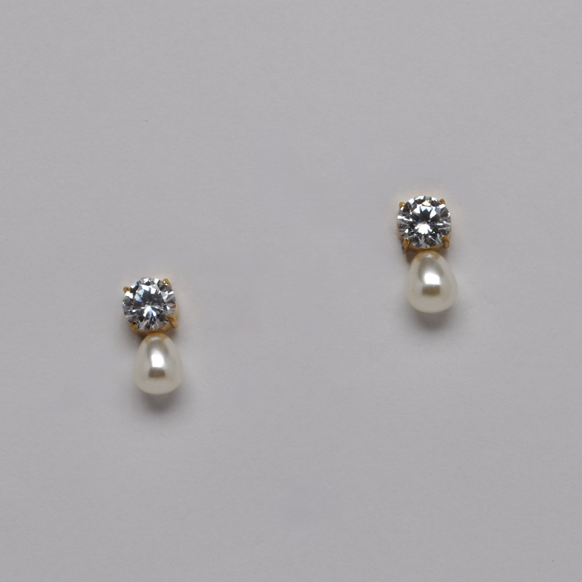 Round Cut Cubic Zirconia Pearl Stud Earrings