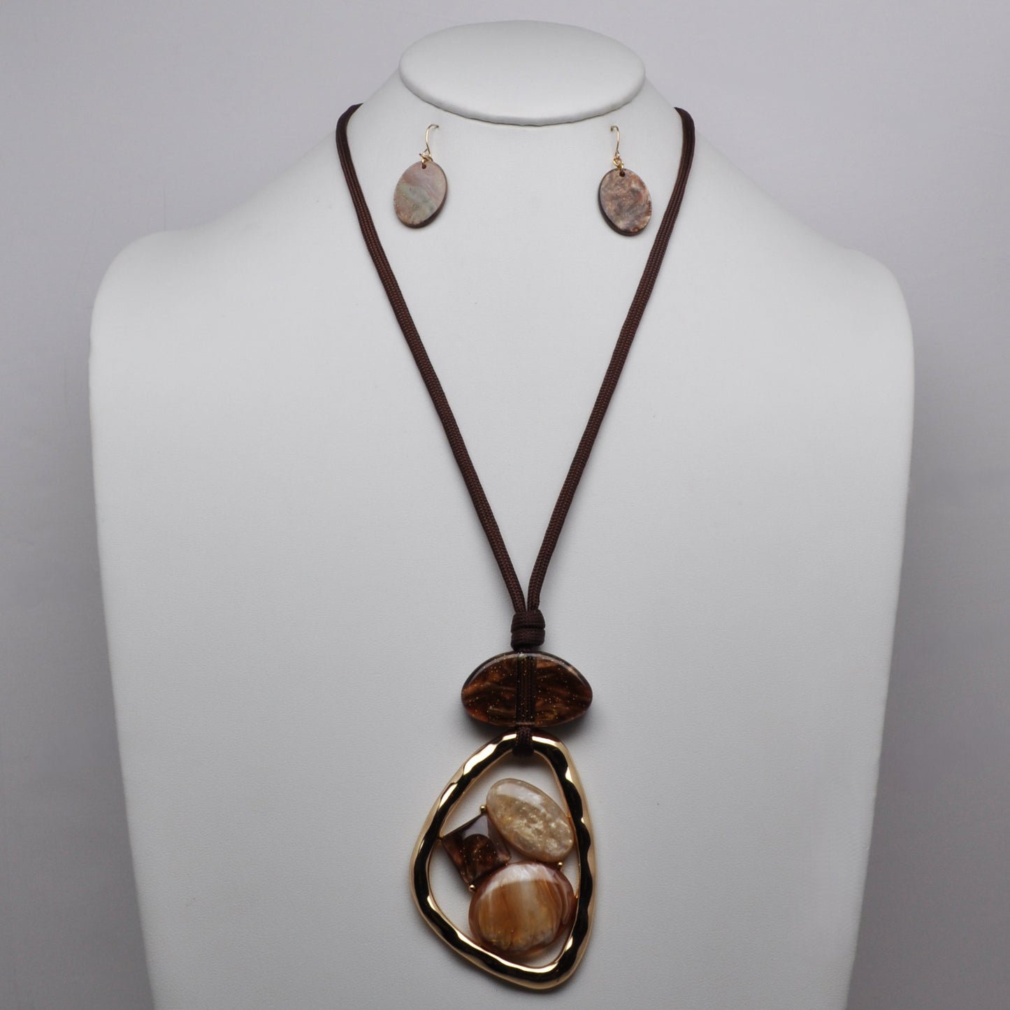 Textured Metal Lucite Mix Pendant Adjustable Cord Necklace
