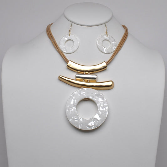 Abstract Curved Metallic Bar and Acetate Geometric Ring Statement Necklace Set