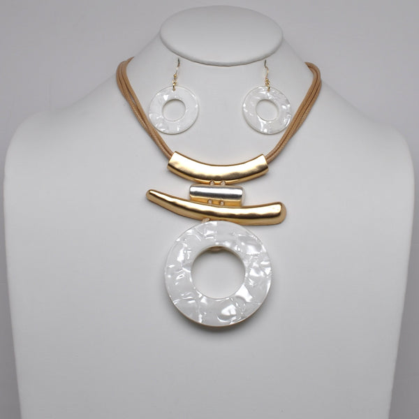Abstract Curved Metallic Bar and Acetate Geometric Ring Statement Necklace Set
