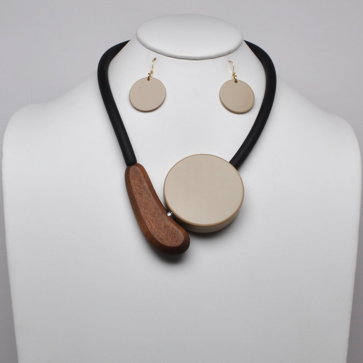 Geometric Disc and Curved Wood Magnetic Rubber Cord Necklace Set