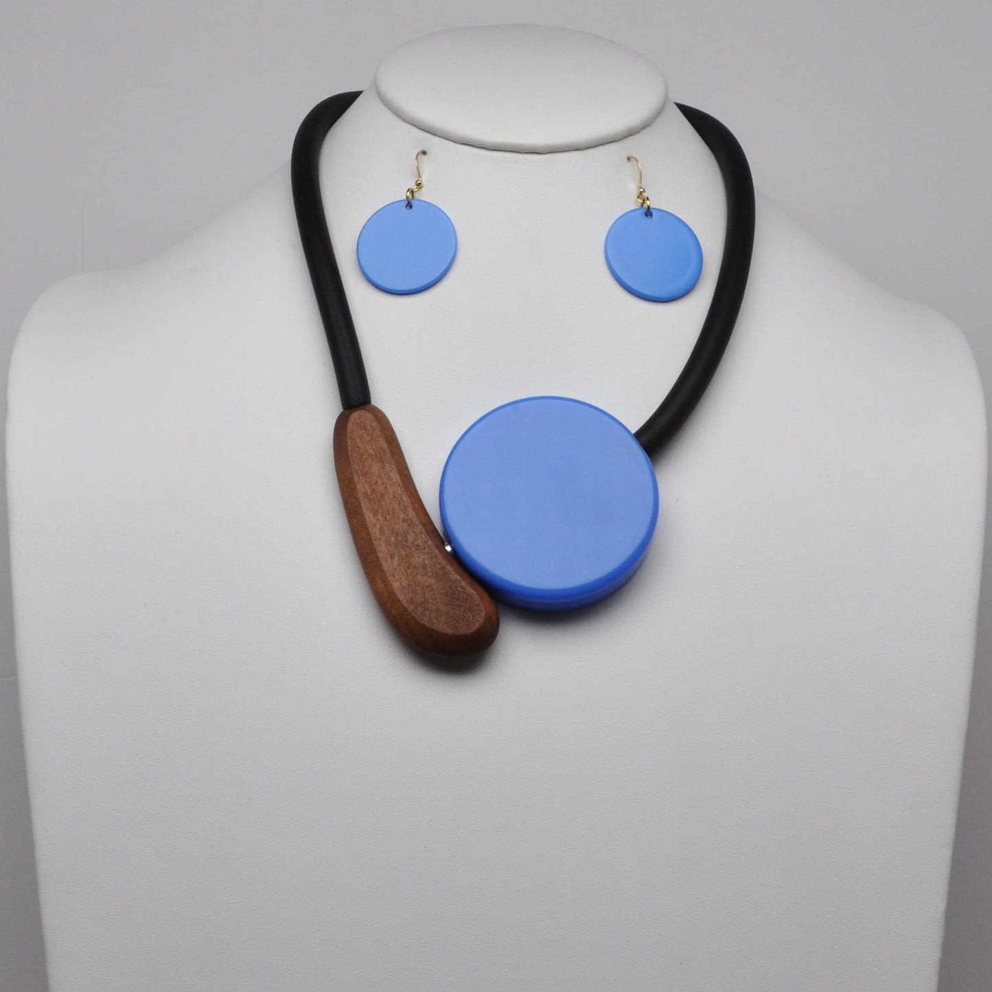 Geometric Disc and Curved Wood Magnetic Rubber Cord Necklace Set