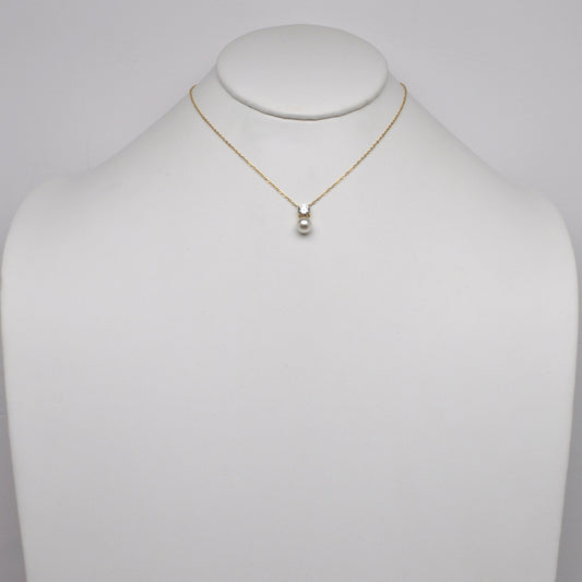 Dainty Pearl Pendant Necklace